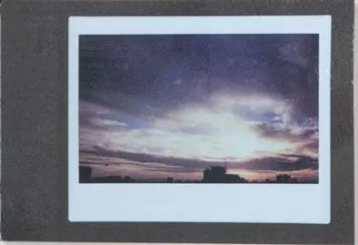 دانلود pdf کتاب آسمان تهران، کرانه نامرئی عباس واحدی