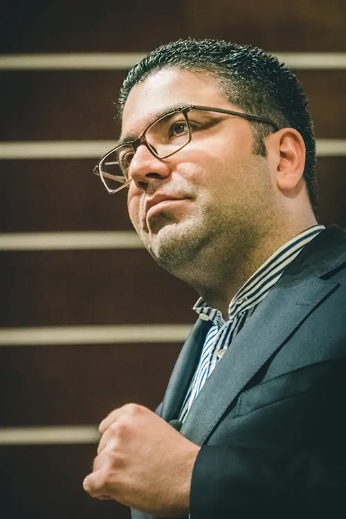 علی پیرهانی