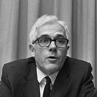 رابرت مک آفی براون