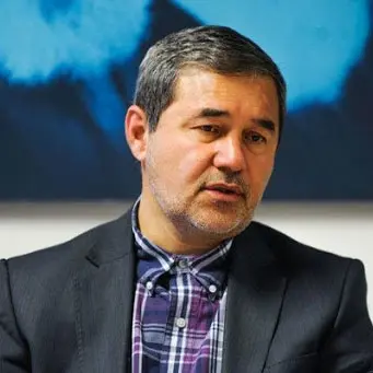 بهمن نامورمطلق